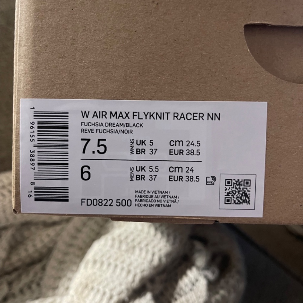 Nike Air Max Flynit - Picture 2 of 8